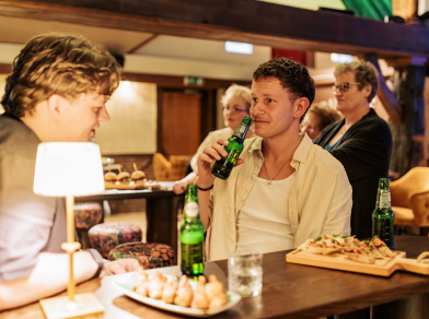 RADSTAKESOCIALBAR 08032026 TIMMENGERINK LR 70