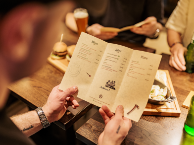 RADSTAKESOCIALBAR 08032026 TIMMENGERINK 135