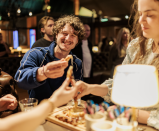 RADSTAKESOCIALBAR 08032026 TIMMENGERINK 98